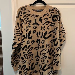 Women’s Size S Tan and Black sweater